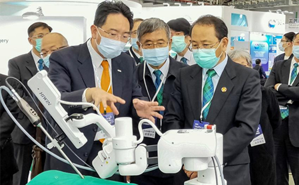 线性茄子懂你更多APP污在医疗用机器人市场的应用